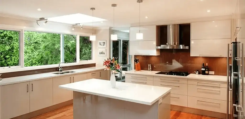 Kitchen cabinet refacing and remodel results in a modern kitchen in Louisville, KY